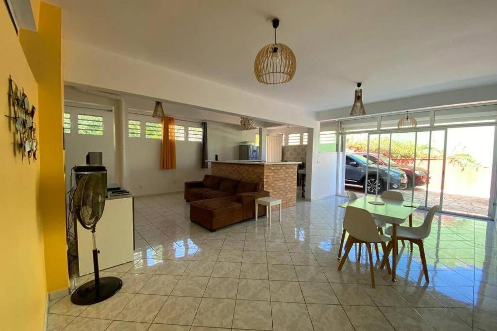 Charmant Appartement Avec Piscine 르 로베르 외부 사진