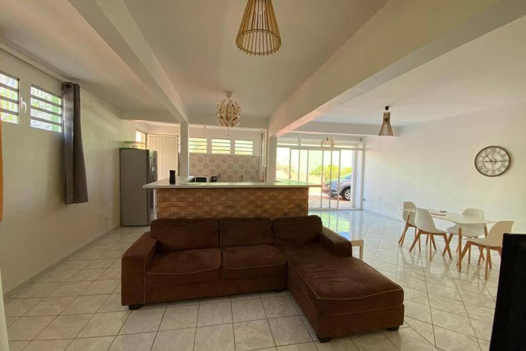 Charmant Appartement Avec Piscine 르 로베르 외부 사진