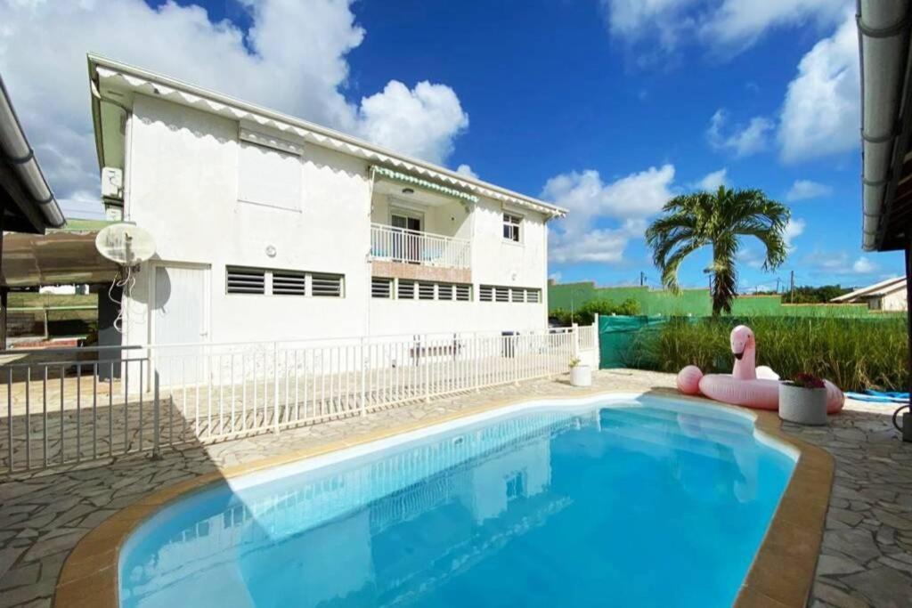 Charmant Appartement Avec Piscine 르 로베르 외부 사진